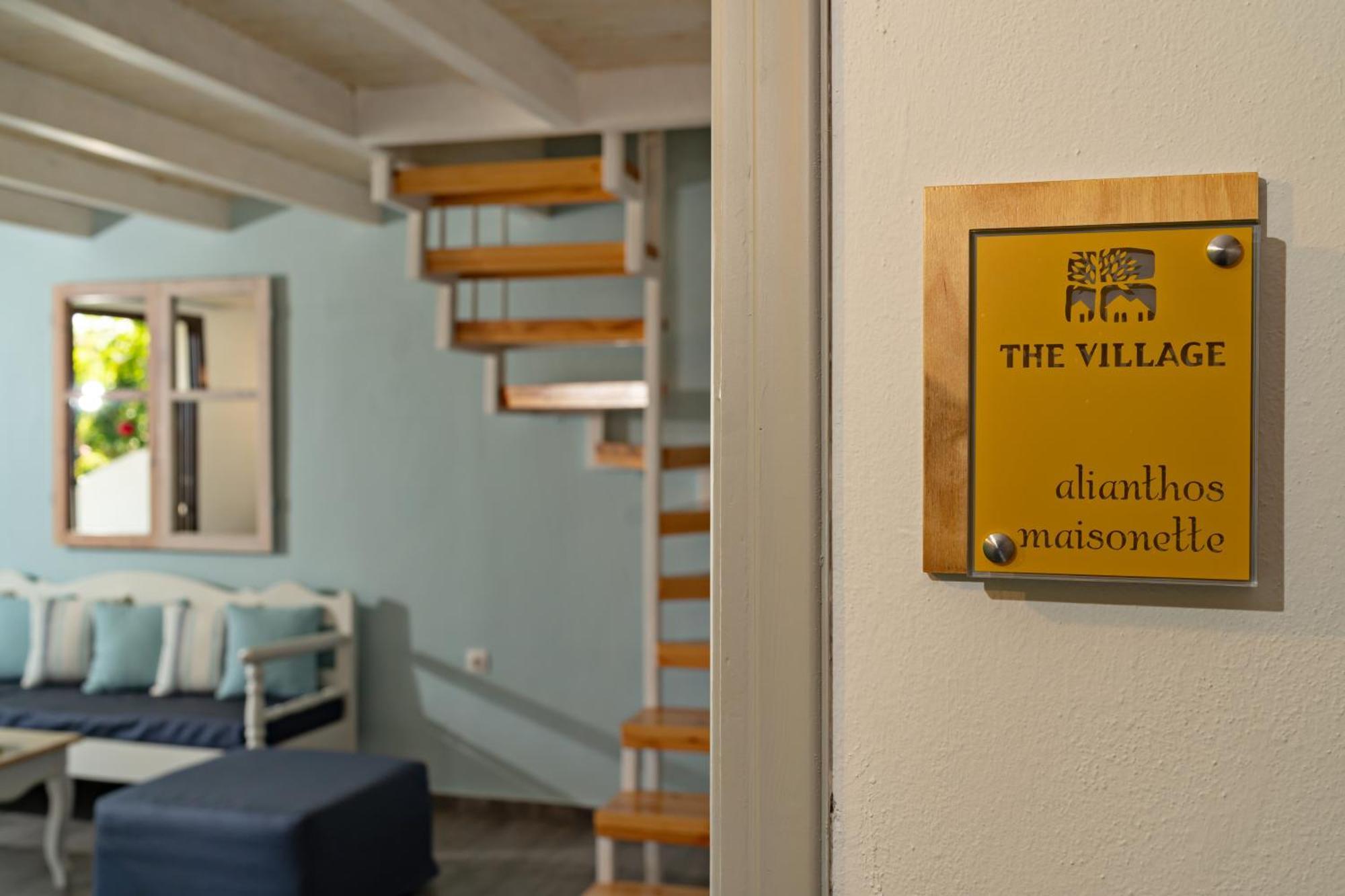 The Village Apartments Плакиас Экстерьер фото