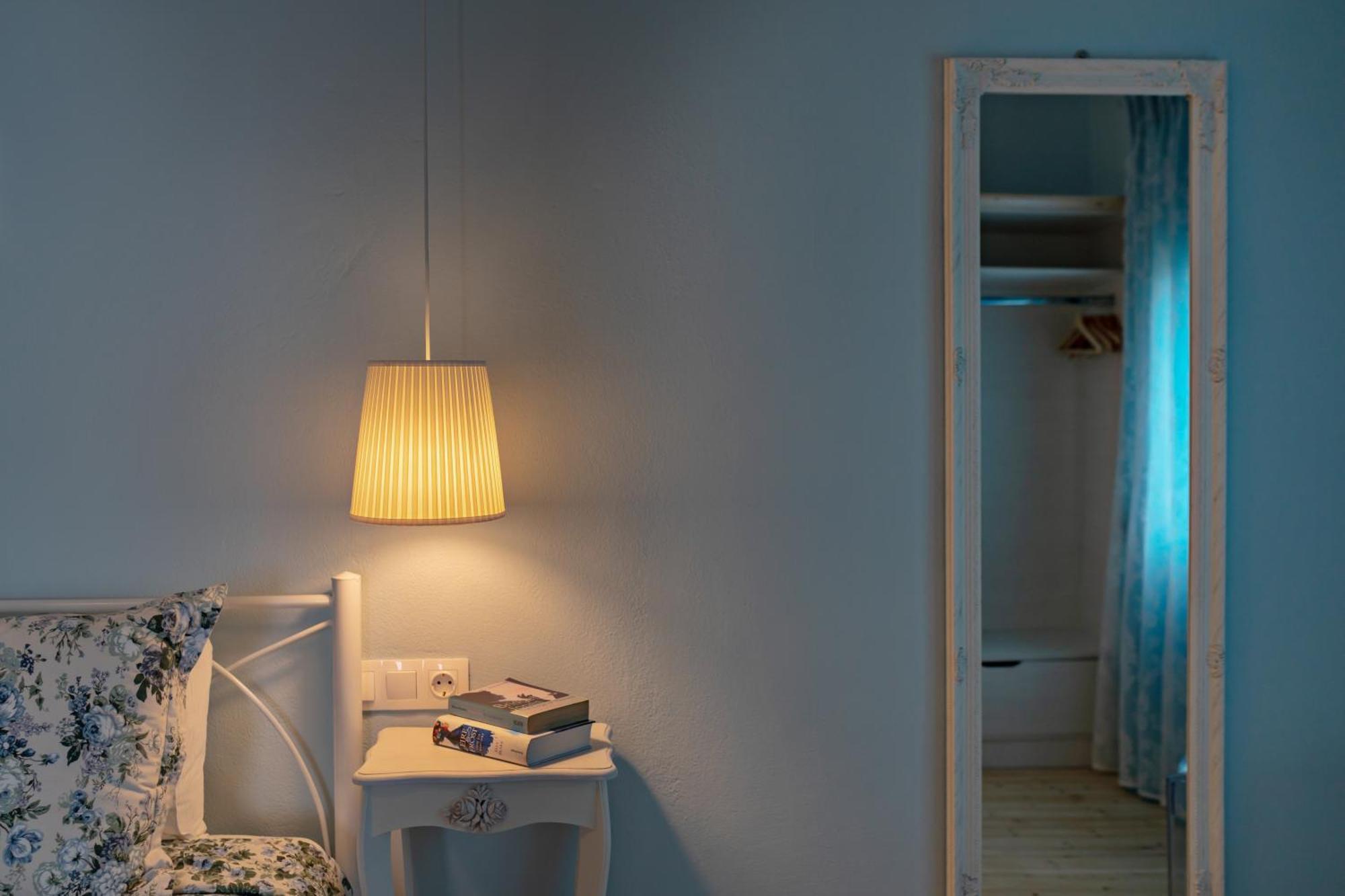 The Village Apartments Плакиас Экстерьер фото